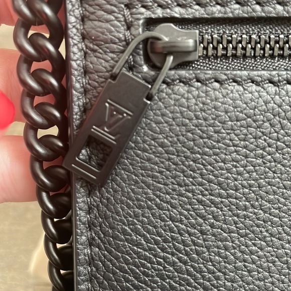 RARE 🔥 Louis Vuitton My Lock Me Bb in Matte Black - Picture 11 of 17